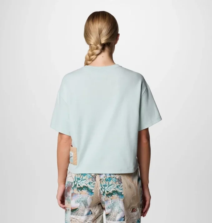 Women Cove Beach™ Cropped Pocket T-Shirt