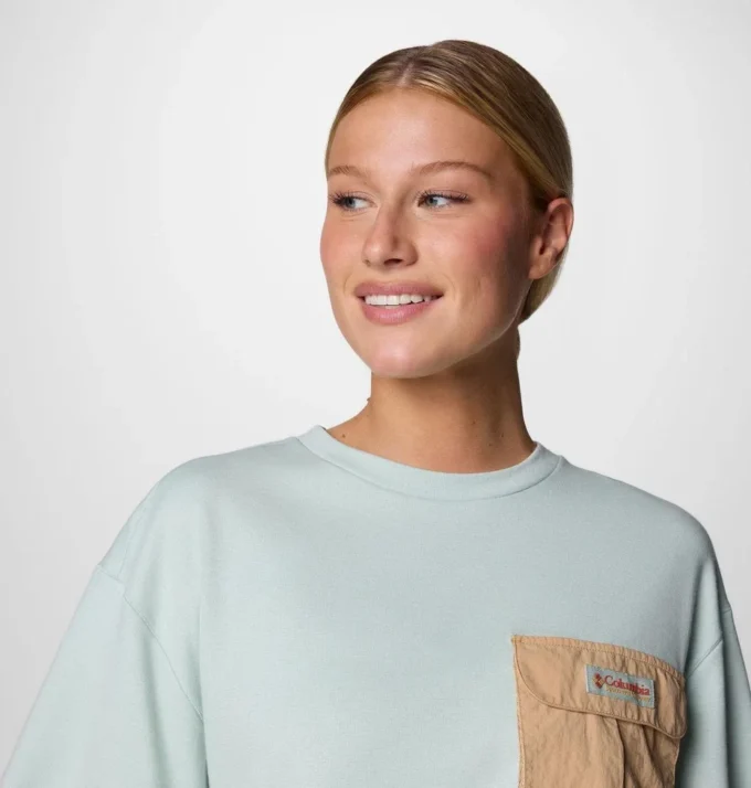 Women Cove Beach™ Cropped Pocket T-Shirt