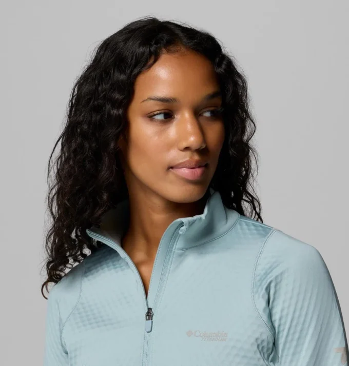 Women Crystal Leaf™ Omni-Heat™ Helix Half Zip Pullover Women Crystal Leaf™ Omni-Heat™ Helix Half Zip Pullover