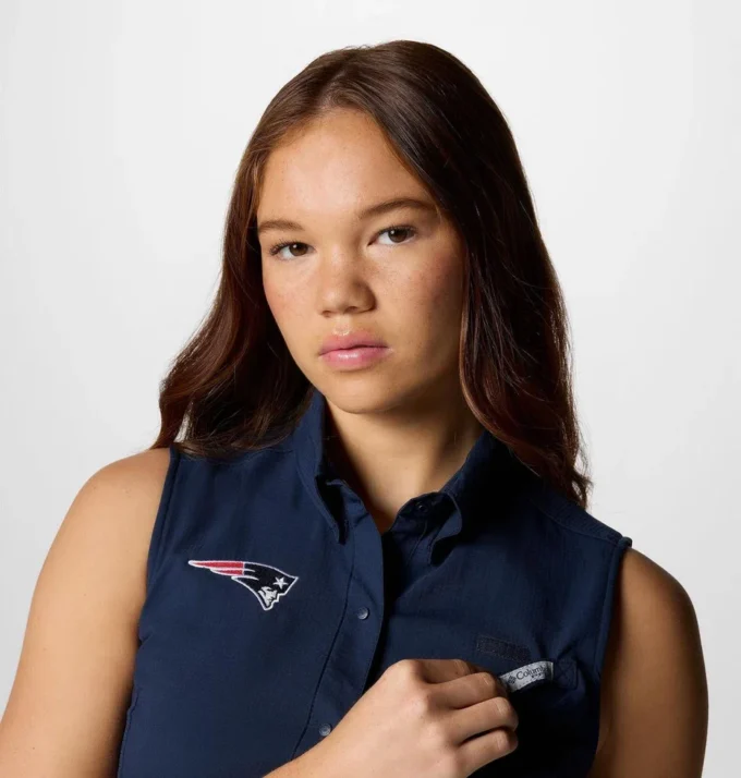 Women PFG Tamiami™ Sleeveless Shirt – New England Patriots Women PFG Tamiami™ Sleeveless Shirt – New England Patriots