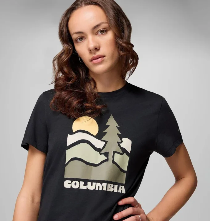 Women Ruby Springs™ Graphic Fitted Short Sleeve Shirt